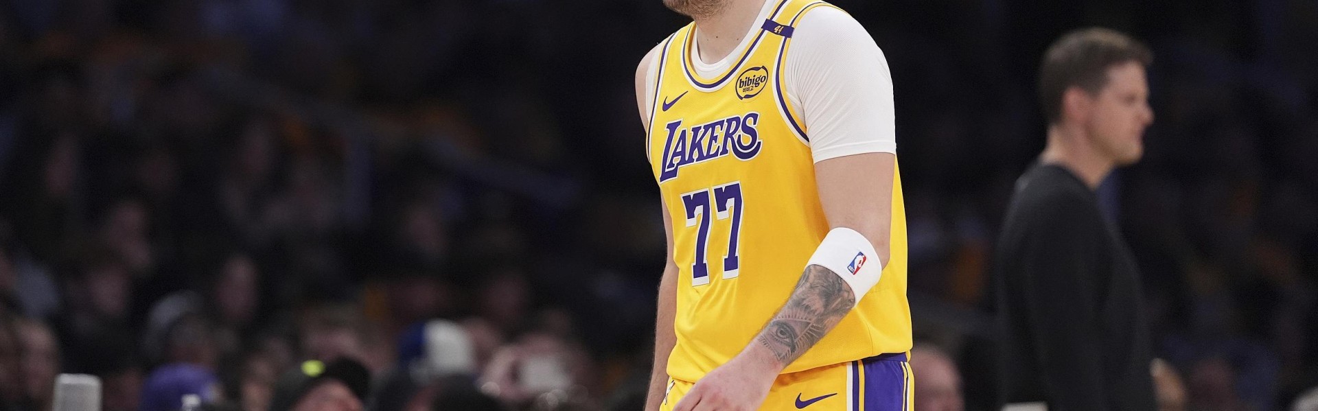 乐鱼体育官方网站-东契奇开通B站账号，直言“最想学诺维茨基的后仰跳投”