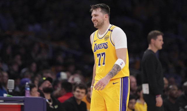 乐鱼体育官方网站-东契奇开通B站账号，直言“最想学诺维茨基的后仰跳投”