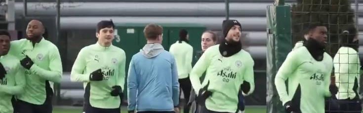 周中欧冠能否上场？尼科-冈萨雷斯参加了曼城今天的公开训练