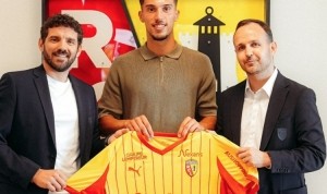 乐鱼体育官方-身价150万欧！官方：朗斯签下20岁斯特拉斯堡门将罗宾-雷瑟