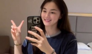 张曼曼晒照：幸福有时不说话 却在平淡中生根发芽