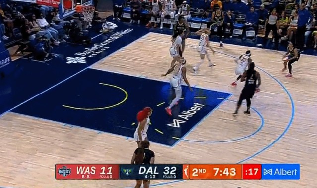 乐鱼体育官方网站-飞翼＆神秘人两队三分手感糟糕！半场合计仅投中3记三分