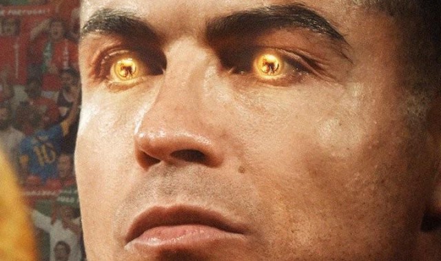 露天看台晒C罗海报：已经六届世预赛破门！