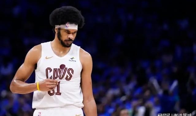 湖人内线引援四处撒网，又增加三大选项，两全明星中锋入围