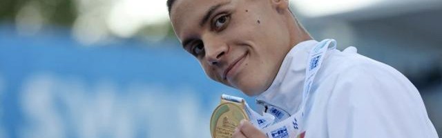 乐鱼体育官网-连游进47秒 17岁少年粉碎尘封13年100自世界纪录