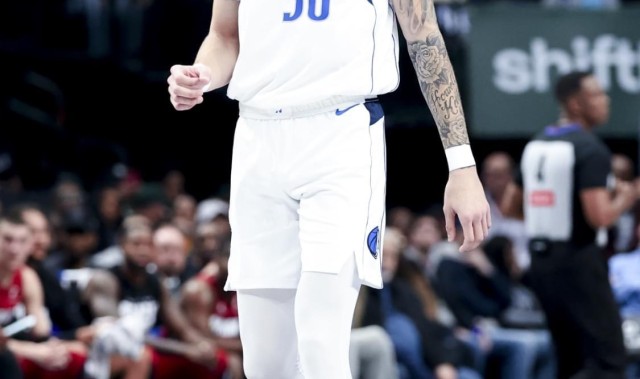 乐鱼体育官网-湖人签中锋凯勒-凯利，28岁落选秀也要，湖人操作让人看不懂